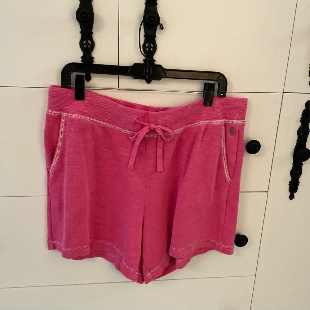 Tommy Bahama Pink Women's Shorts LARGE